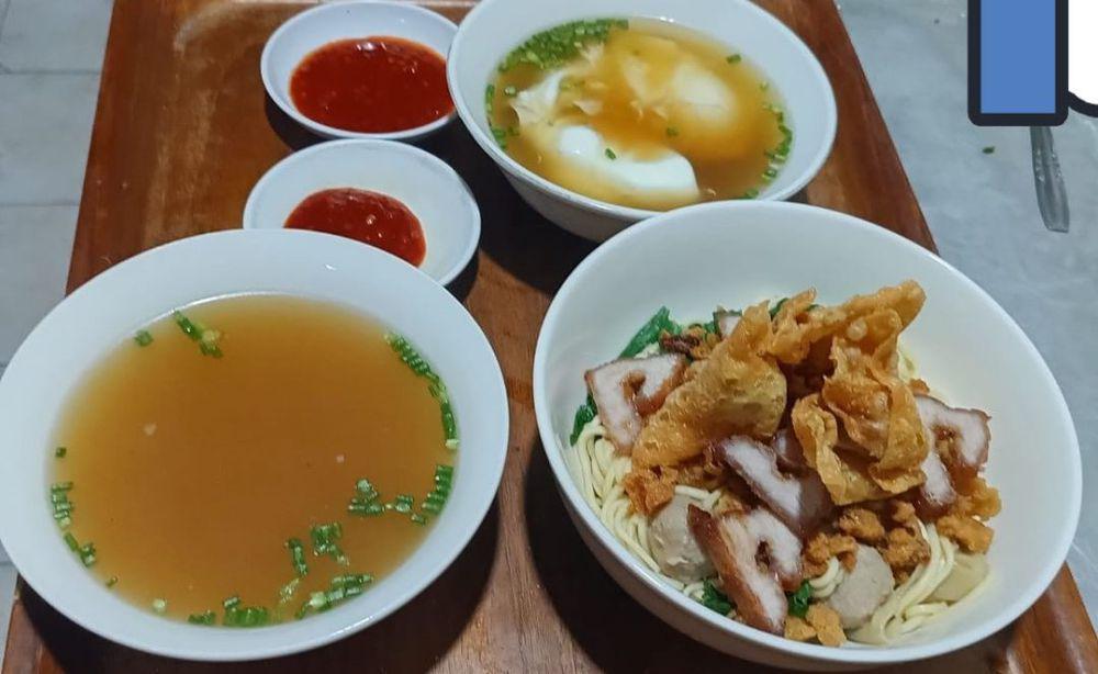 Pangsit Mie Pak Dewa Lombok. (Instagram.com/pangsitmiepakdewa)