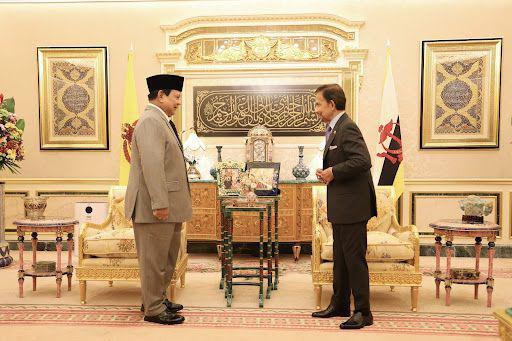 Menteri Pertahanan RI, Prabowo Subianto menemui Sultan Brunei Darussalam, Yang Maha Mulia Seri Sultan Haji Hassanal Bolkiah di Istana Nurul Iman, Brunei Darussalam, Kamis (05/09/2024). (Dok. Tim Komunikasi Prabowo)