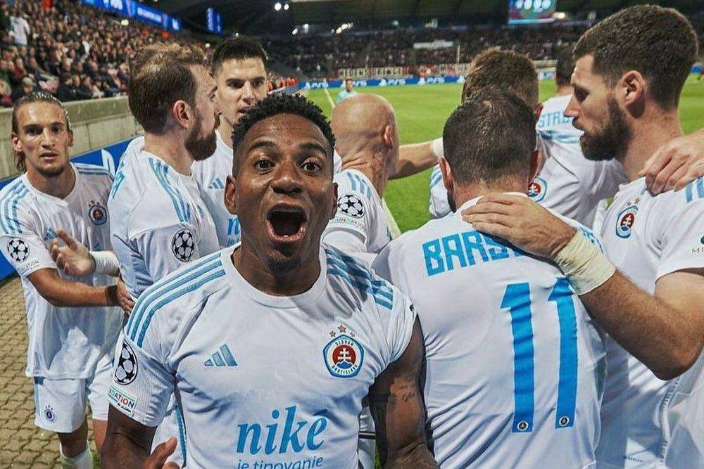 Slovan Bratislava melawan FC Midtjylland di Kualifikasi Liga Champions 2024/2025. (instagram.com/skslovanbratislava)
