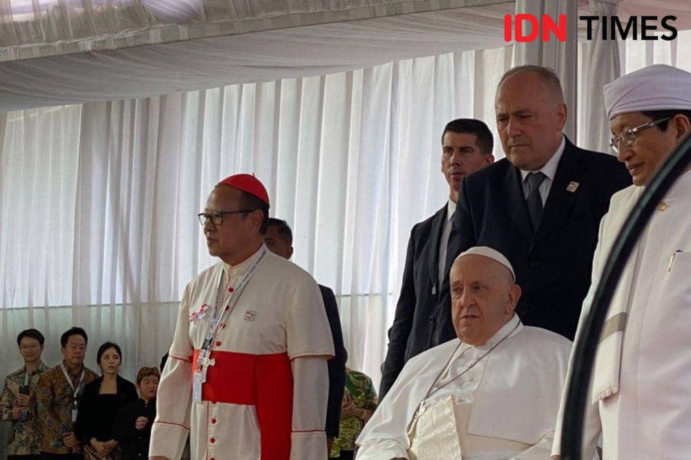 Satu Menit Berbicara dengan Bapak Suci yang Penuh Arti