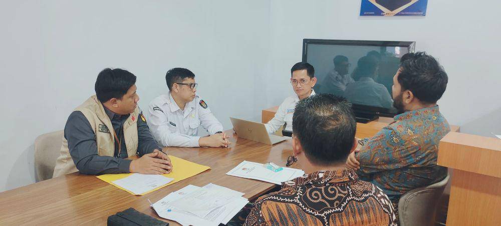 Bawaslu Kota Semarang melakukan klarifikasi ijazah bakal pasangan calon (bapaslon) bersama KPU Kota Semarang. (dok. Bawaslu)