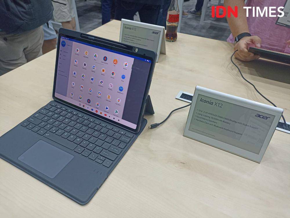 Acer memperkenalkan Iconia X12 (X12-11), tablet layar AMOLED dalam gelaran Global Press Conference yang berlangsung di Berlin, Jerman. 4 September 2024. (IDN Times/M. Tarmizi Murdianto)