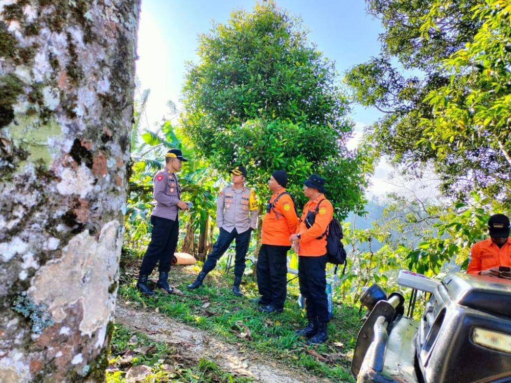 Proses pencarian WNA Perancis yang hilang saat mendaki Gunung Batukaru, Tabanan (Dok.IDNTimes/Istimewa)