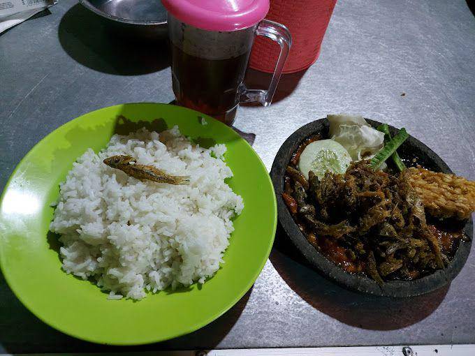 Warung Sambal Wader, Mojokerto, Jawa Timur (google.com/maps/sidik purwanto Trenggalek)