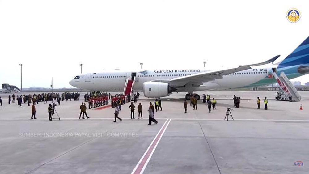 Pesawat Mengudara, Paus Fransiskus Tinggalkan Indonesia