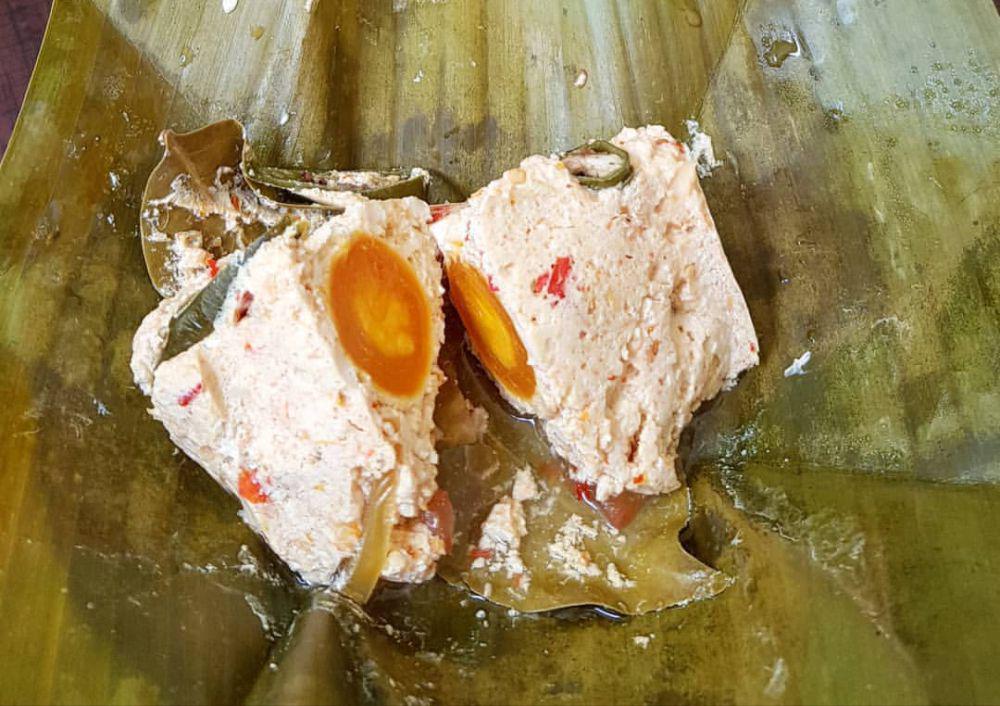 10 Ragam Botok Khas Berbagai Daerah, Terbuat dari Tawon sampai Yuyu!