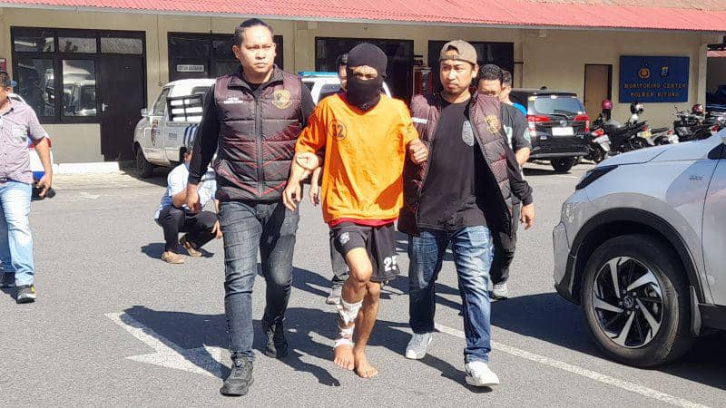 Pelaku pembunuhan, pemerkosaan, dan pencurian seorang pelajar di Bitung, Sulawesi Utara, Jumat (6/9/2024). IDNTimes/Dok. Polres Bitung