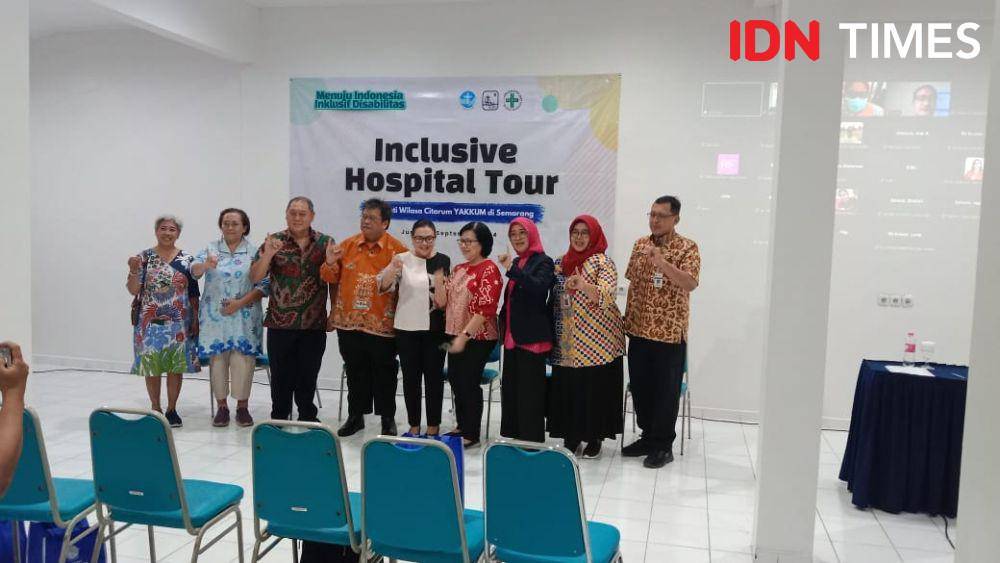 Peserta dan narasumber diskusi inclusive Hospital Tur di RS Panti Wilasa Citarum Semarang. (IDN Times/Fariz Fardianto)