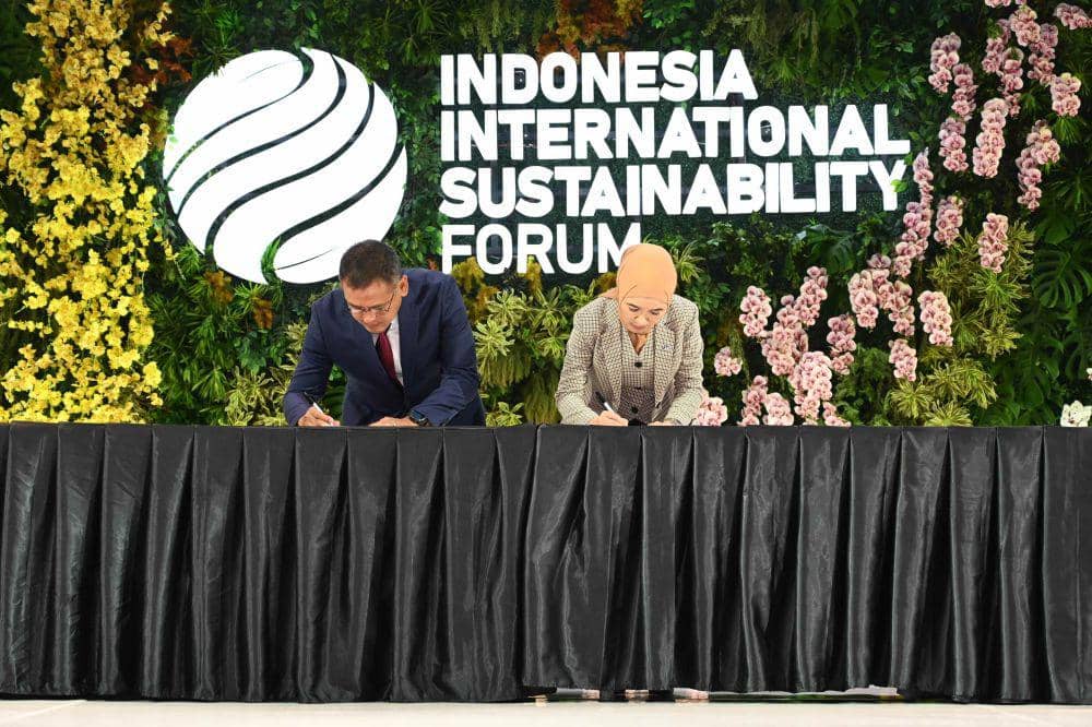 Pertamina menandatangani berbagai perjanjian kerja sama di kegiatan Indonesia International Sustainability Forum (IISF) 2024, pada Kamis (5/9), di JCC Senayan, Jakarta. (dok. Pertamina)