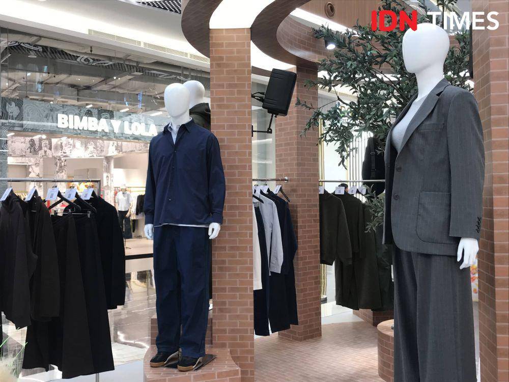 Ragam koleksi Fall/Winter Uniqlo:C 2024. 5 September 2024. (IDN Times/Hani Safanja)