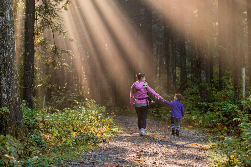 Ilustrasi Ibu dan anak (unsplash.com/James Wheeler)