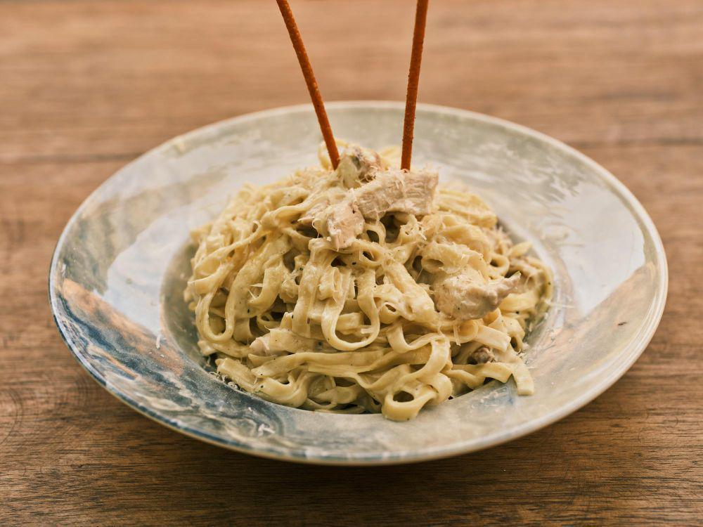 ilustrasi fettuccine alla papalina (pexels.com/Engin Akyurt)