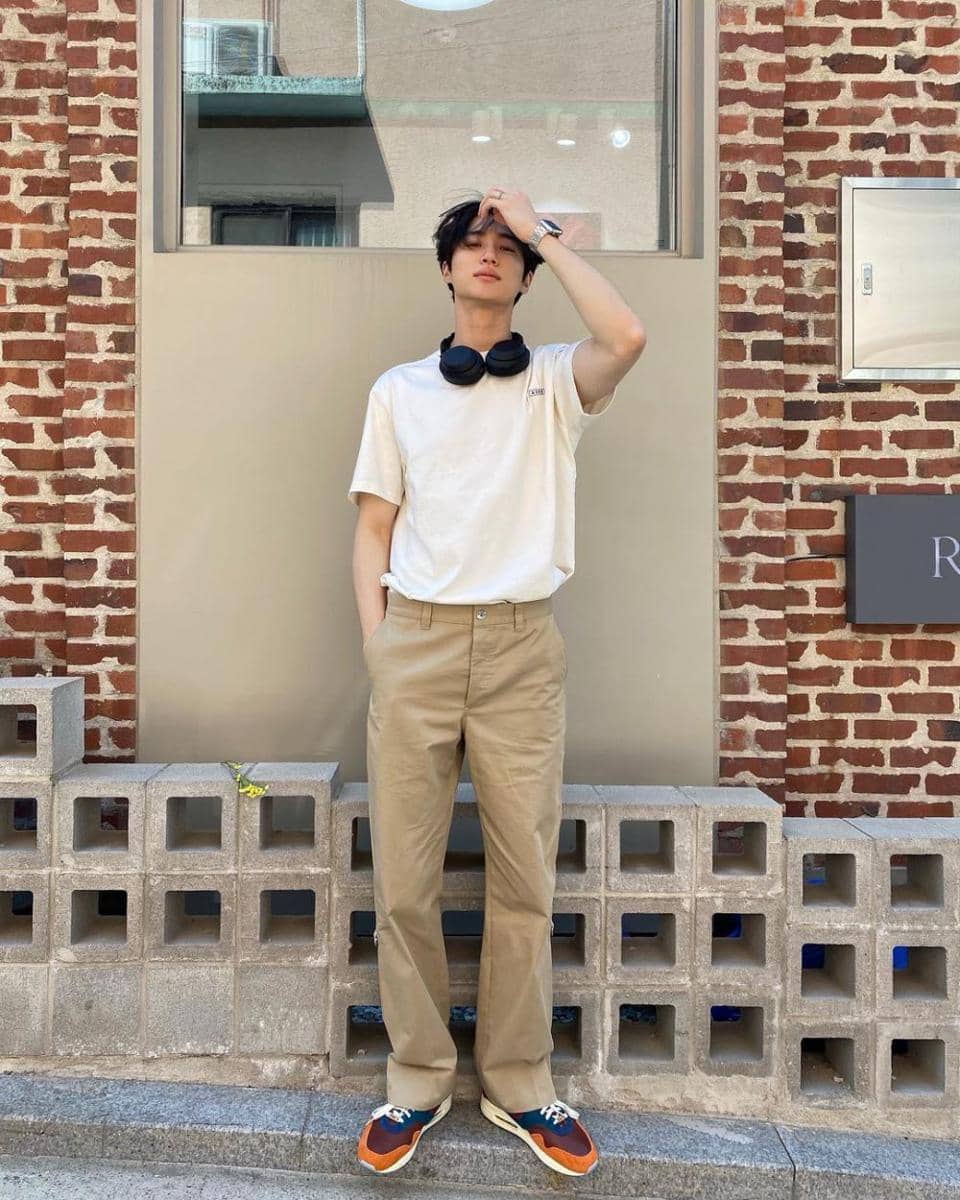 loose pants ala Byeon Woo Seok (instagram.com/byeonwooseok)