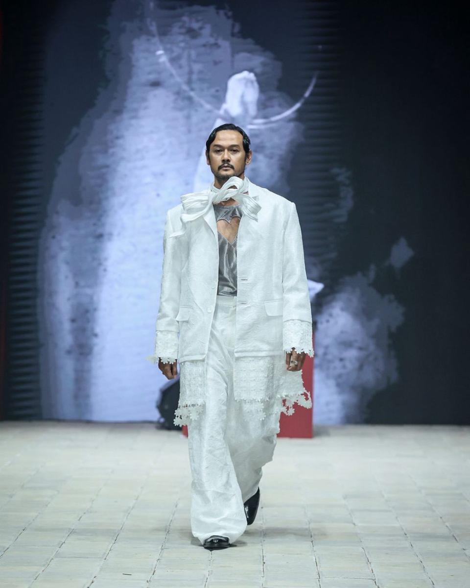 Danjyo Hiyoji di Plaza Indonesia Men's Fashion Week (instagram.com/plazaindonesia)