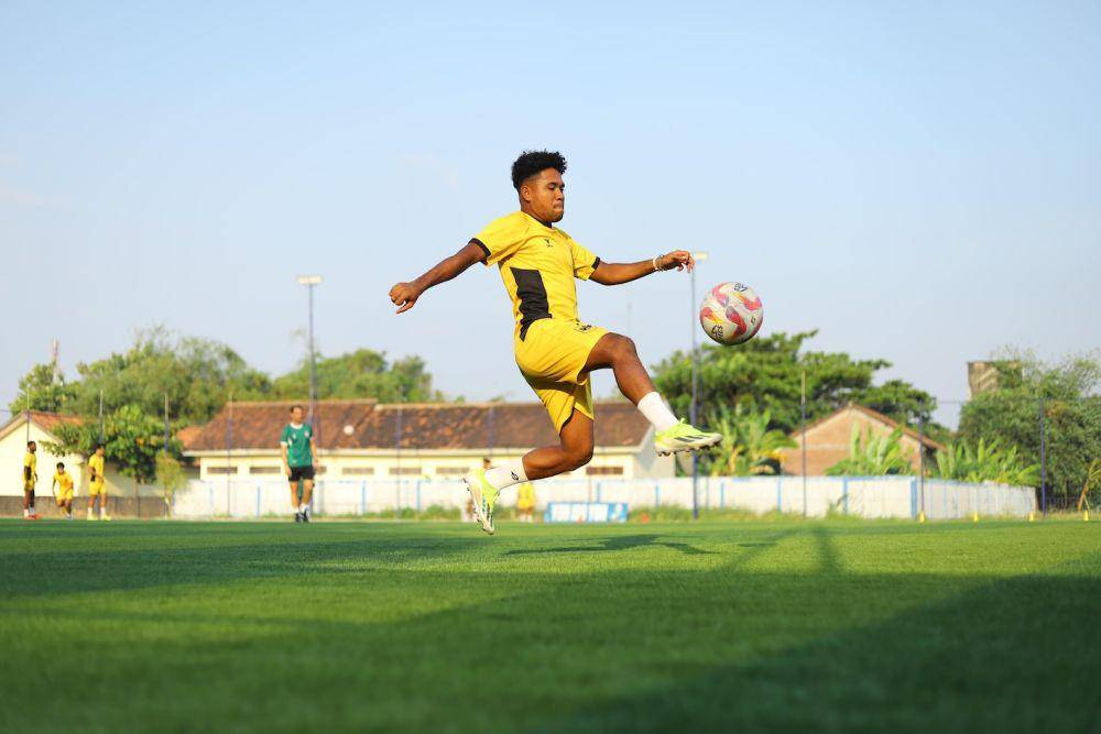 Pemain muda PSIS Semarang, Basajum Latuconsina. (dok. PSIS)