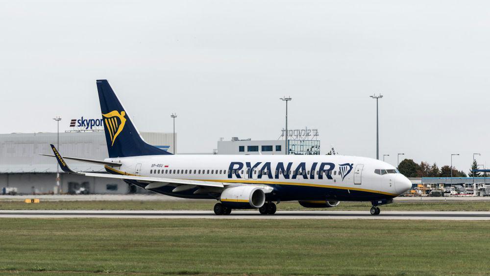 Pesawat Ryanair. (unsplash.com/hamburgmeinefreundin)