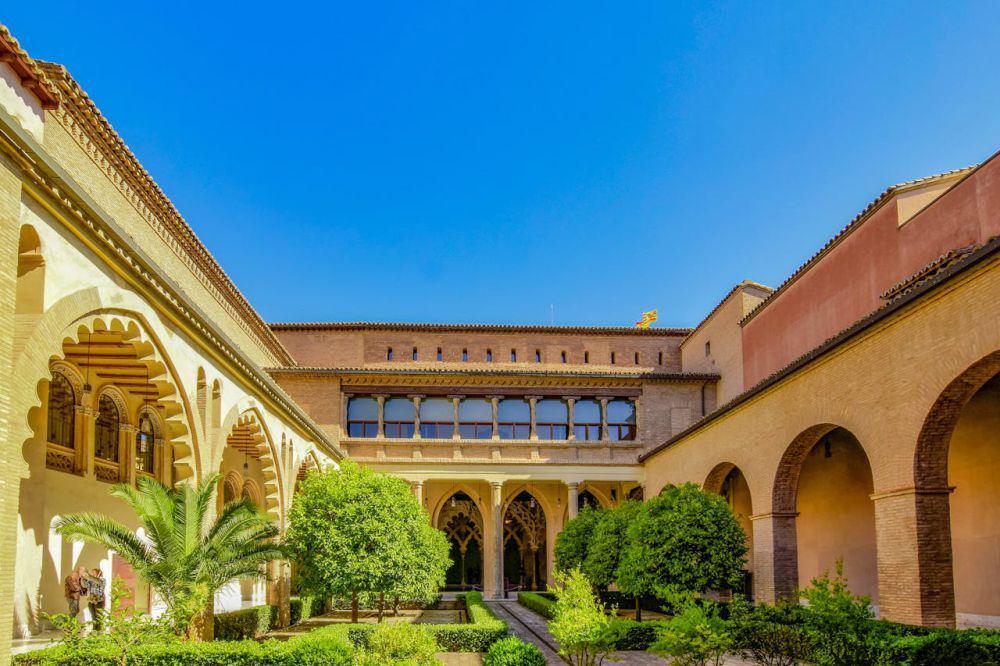 Palacio de la Aljafería (pexels.com/Emilio Sánchez)
