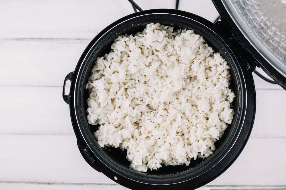 Resep Nasi Liwet Sunda Rice Cooker 5 Bahan, Cocok untuk Anak Kos! | IDN ...