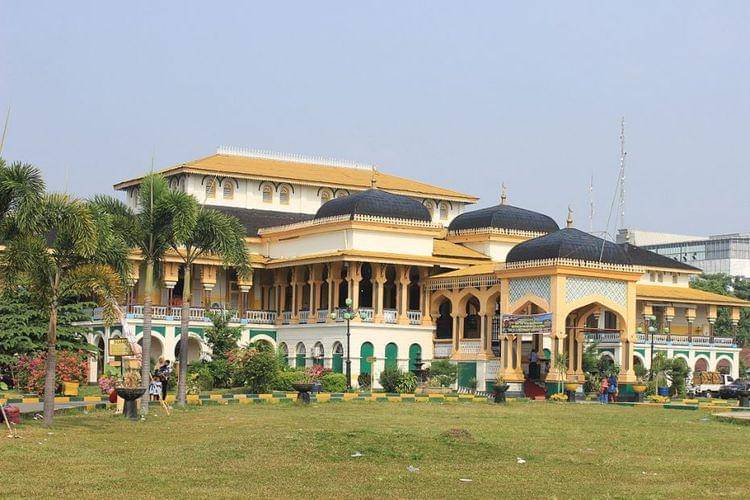 Istana Maimun wisata di Medan