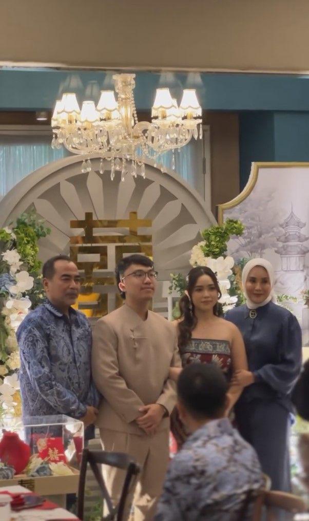 potret lamaran anak Elma Theana (instagram.com/elmatheana)