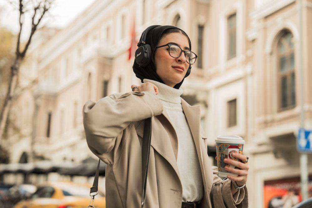 ilustrasi seorang perempuan (pexels.com/Ahmed ツ)