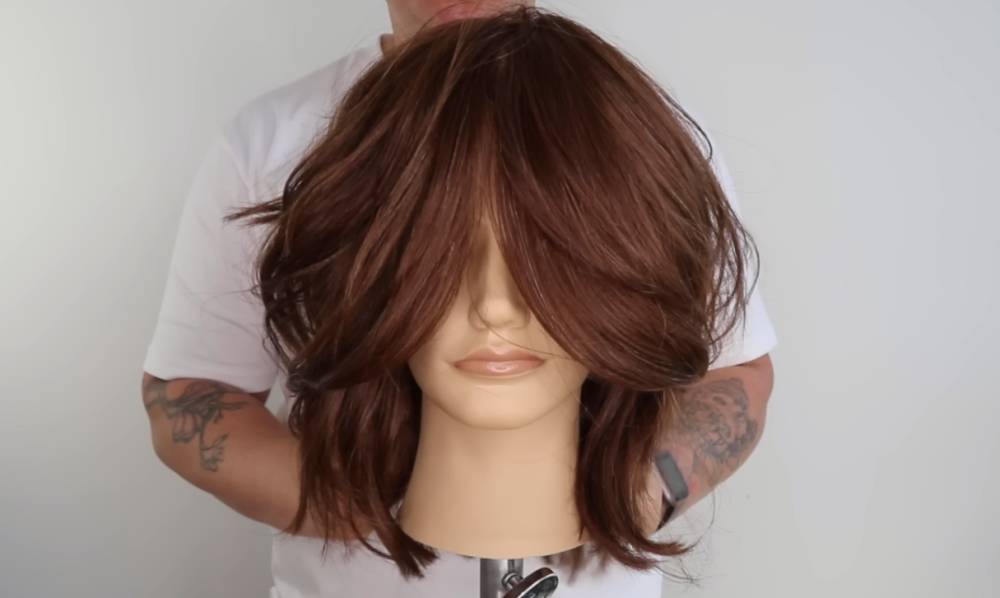 ilustrasi shaggy shoulder-length layers (youtube.com/Hair By James Annabel)