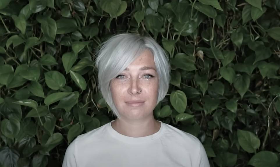 ilustrasi model rambut  asymmetrical bob (youtube.com/Maksim Nikitochkin)