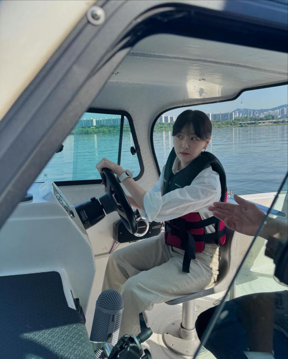 potret Kim Ji Eun di balik layar drama Love Next Door (instagram.com/kj_ieun)