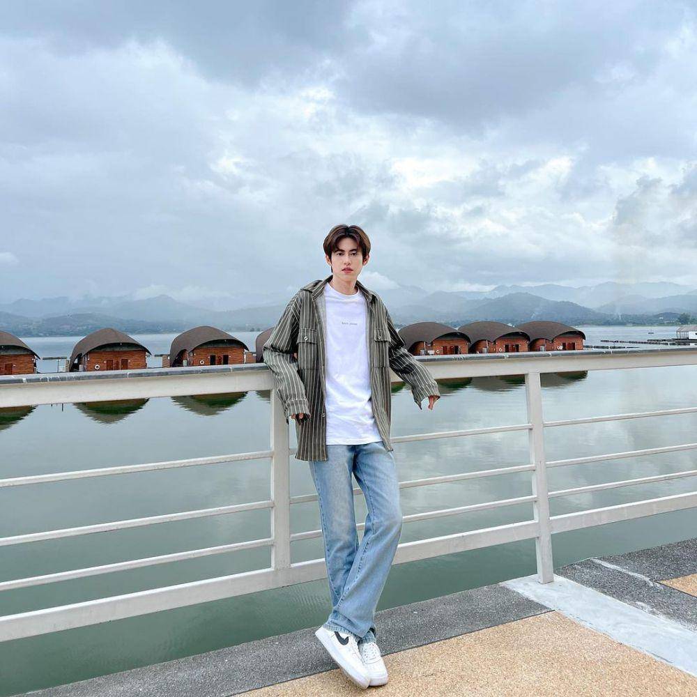 mix and match regular jeans ala Sood Yacht (instagram.com/s.yacht)