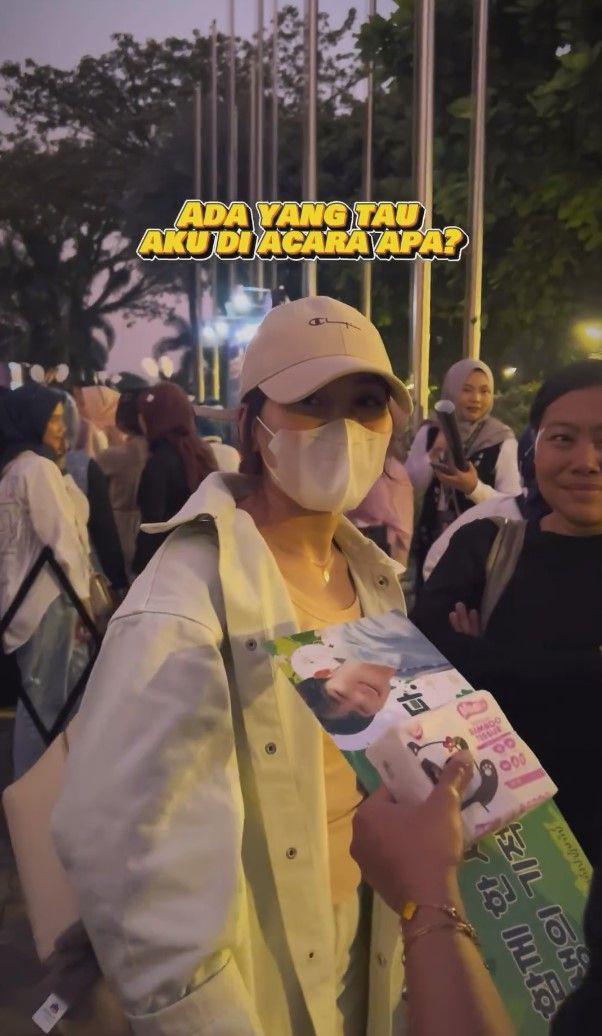 potret Ayu Ting Ting nonton fanmeeting Kim Soo Hyun (instagram.com/ayutingting92)
