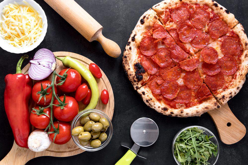 ilustrasi pizza pepperoni (freepik.com/Freepik)