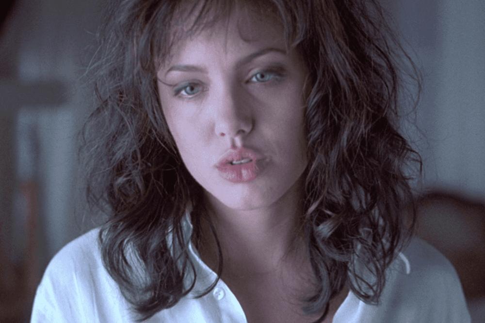 cuplikan adegan dalam film Gia yang diperankan Angelina Jolie (dok. HBO Pictures/Gia)