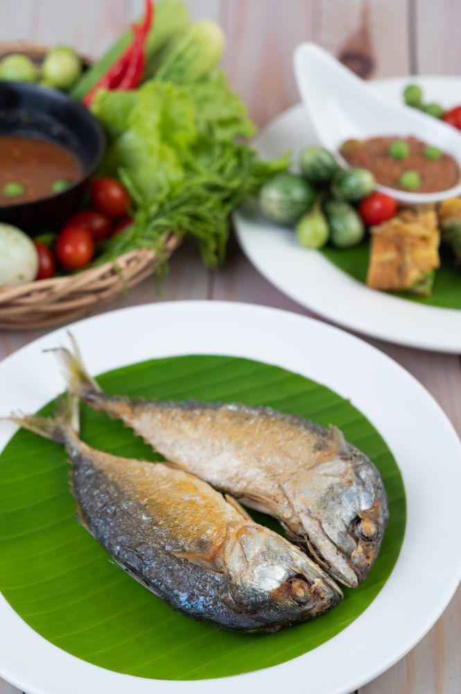 ilustrasi ikan asin (freepik.com/jcomp)