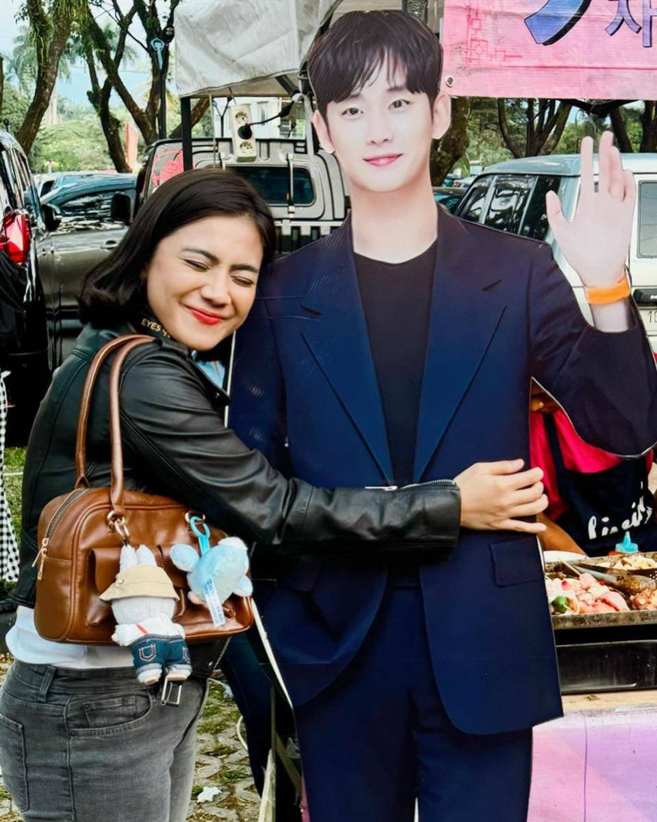 potret Felicya Angelista nonton fan meeting Kim Soo Hyun (instagram.com/felicyangelista_)