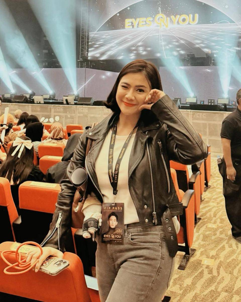 potret Felicya Angelista nonton fan meeting Kim Soo Hyun (instagram.com/felicyangelista_)