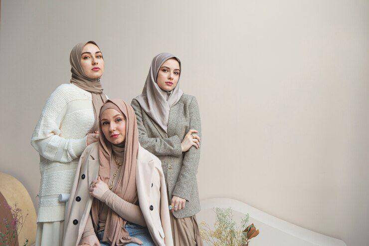 Ilustrasi fashion muslim (freepik.com)