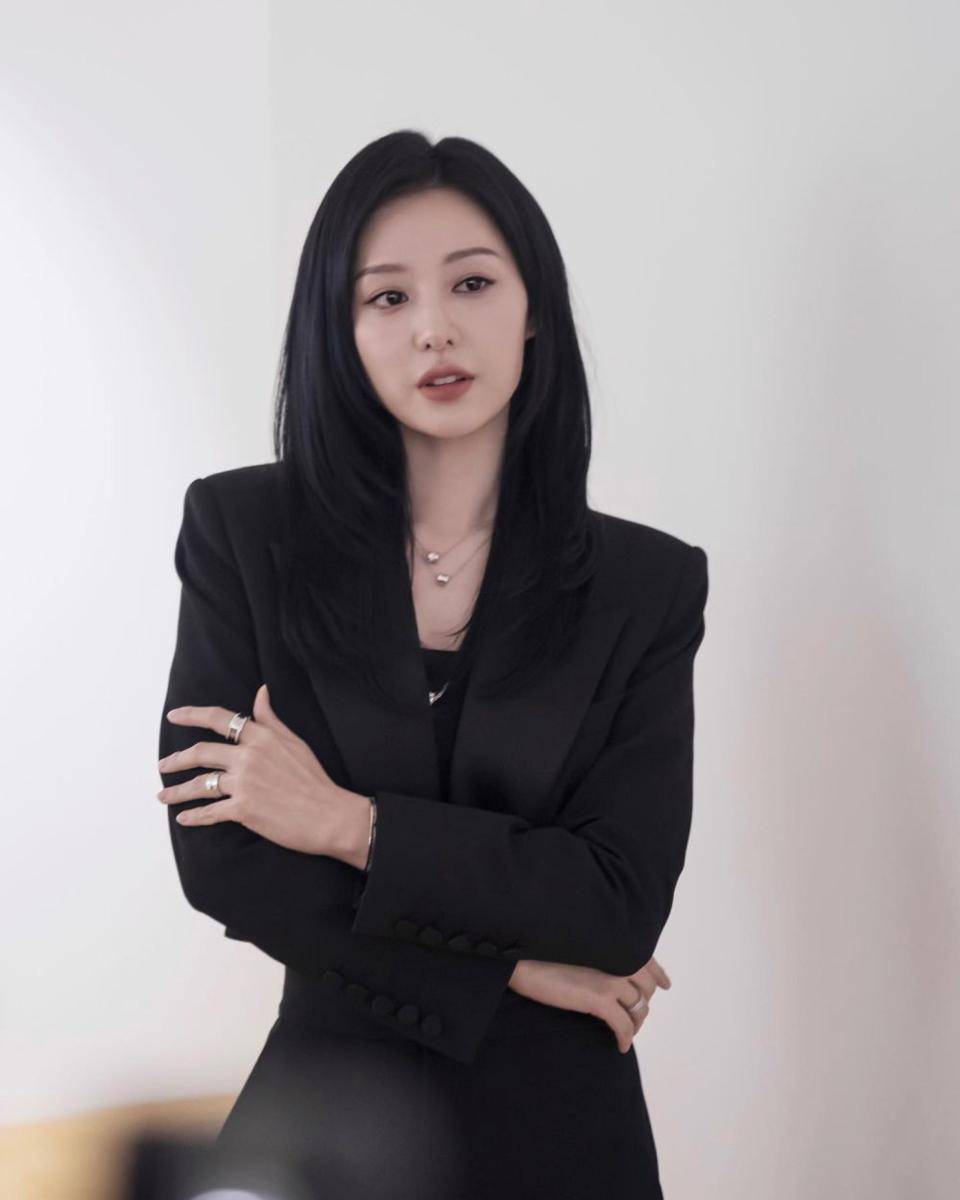 model rambut sebahu layer ala Korea (instagram.com/geewonii)