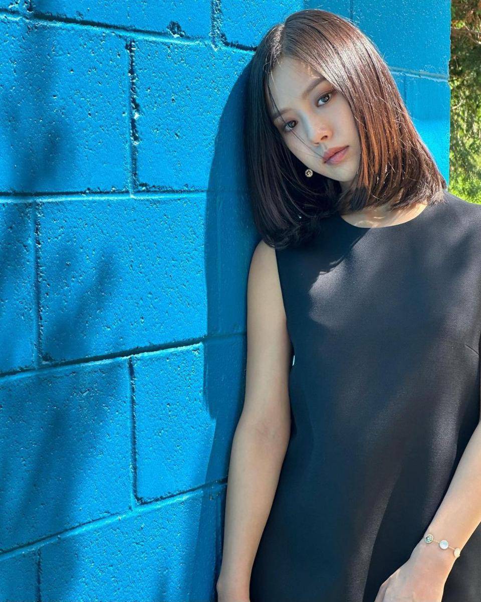 model rambut sebahu layer ala Korea (instagram.com/gominsi)
