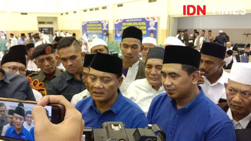 Luthfi-Yasin saat konsolidasi di GOR Manunggal Jati Semarang. (IDN Times/Fariz Fardianto)
