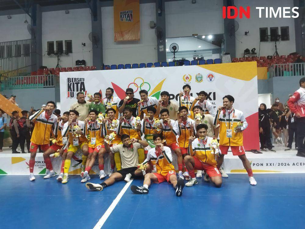Kaltim memastikan medali emas cabor futsal putra PON 2024, Minggu (8/9/2024) (IDN Times/Doni Hermawan)