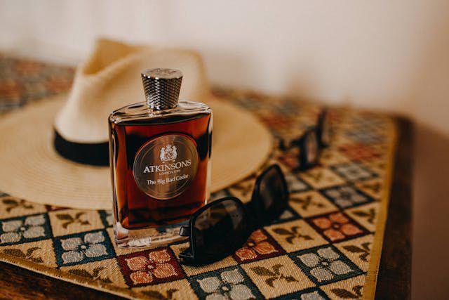 5 Alasan Parfum Aroma Black Opium Cocok Buat Acara di Malam Hari