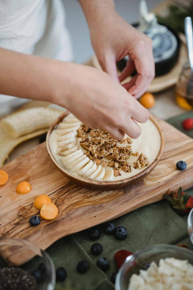 ilustrasi smoothies bowl banana peanut butter (pexels.com/Nicola Barts)