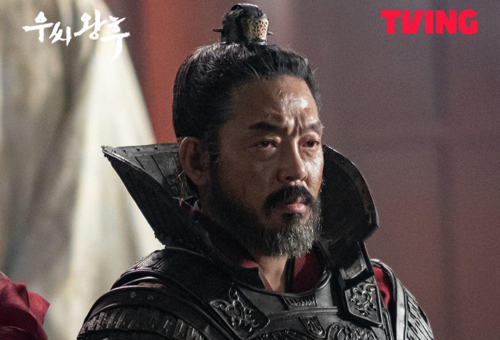 Park Ji Hwan di drama Queen Woo (dok. TVING/Queen Woo)