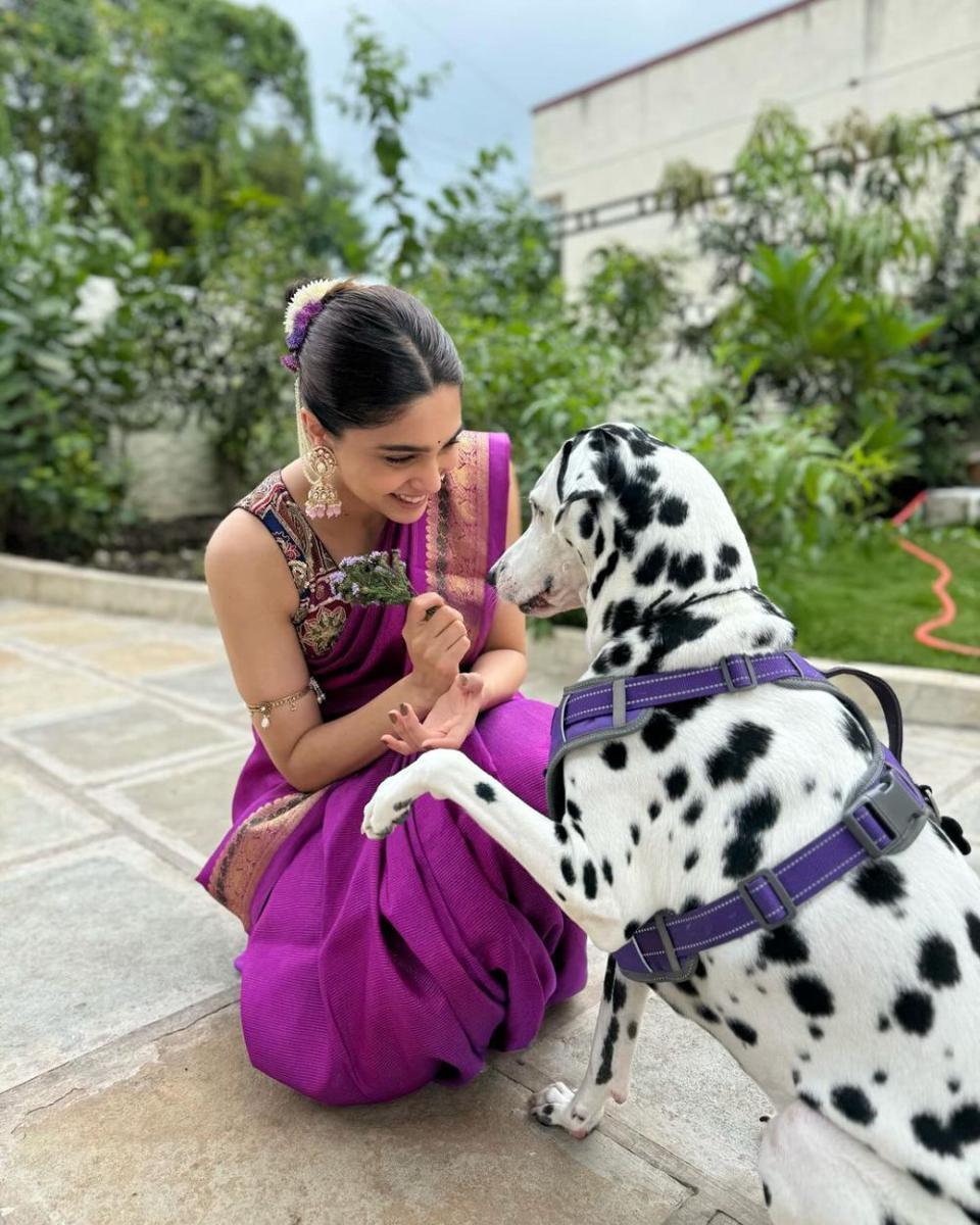 Sharvari Wagh (instagram.com/sharvari)