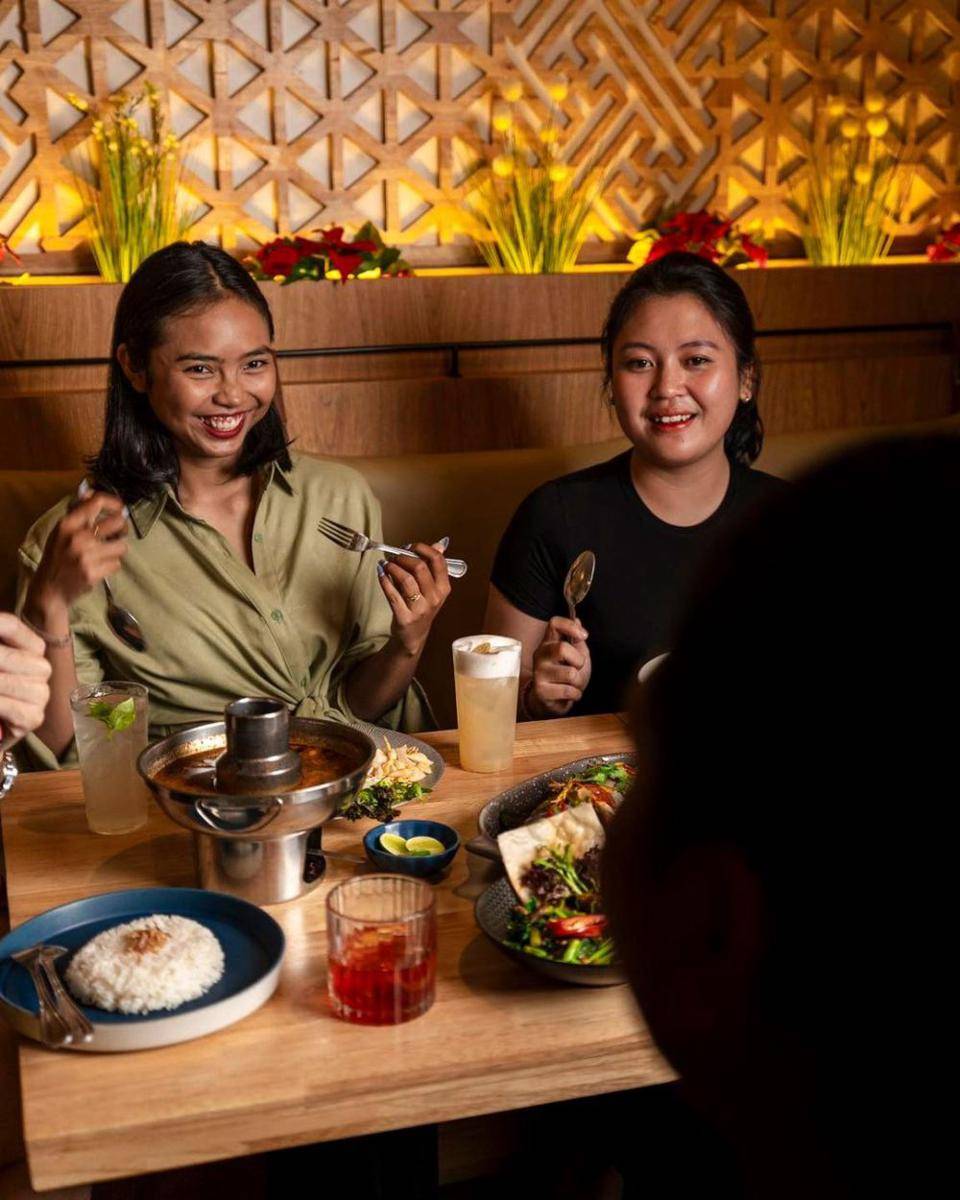 Nongkrong sambil makan di Thailand & Kitchen Social House (instagram.com/thai.socialhouse)