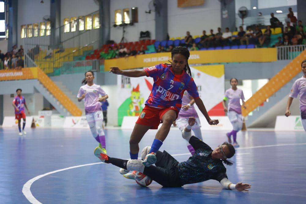 Duel Papua Barat kontra Sumut pada laga perebutan tempat ketiga di Gor Futsal Dispora Sumut, Minggu (8/9/2024)  (Dok.media futsal PON)