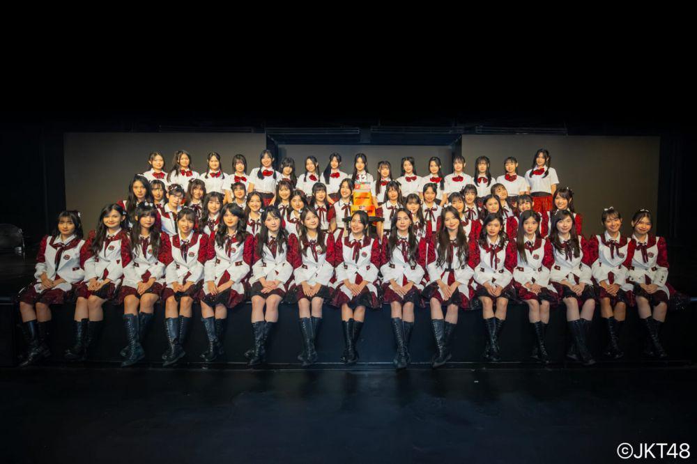 Member JKT48 (x.com/officialJKT48)