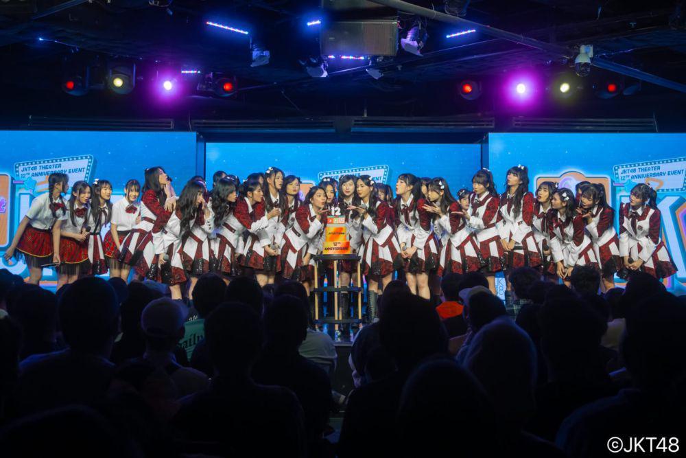 Member JKT48 (x.com/officialJKT48)