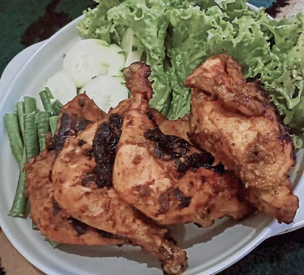 potret hidangan ayam bakar (instagram.com/setia_cf)