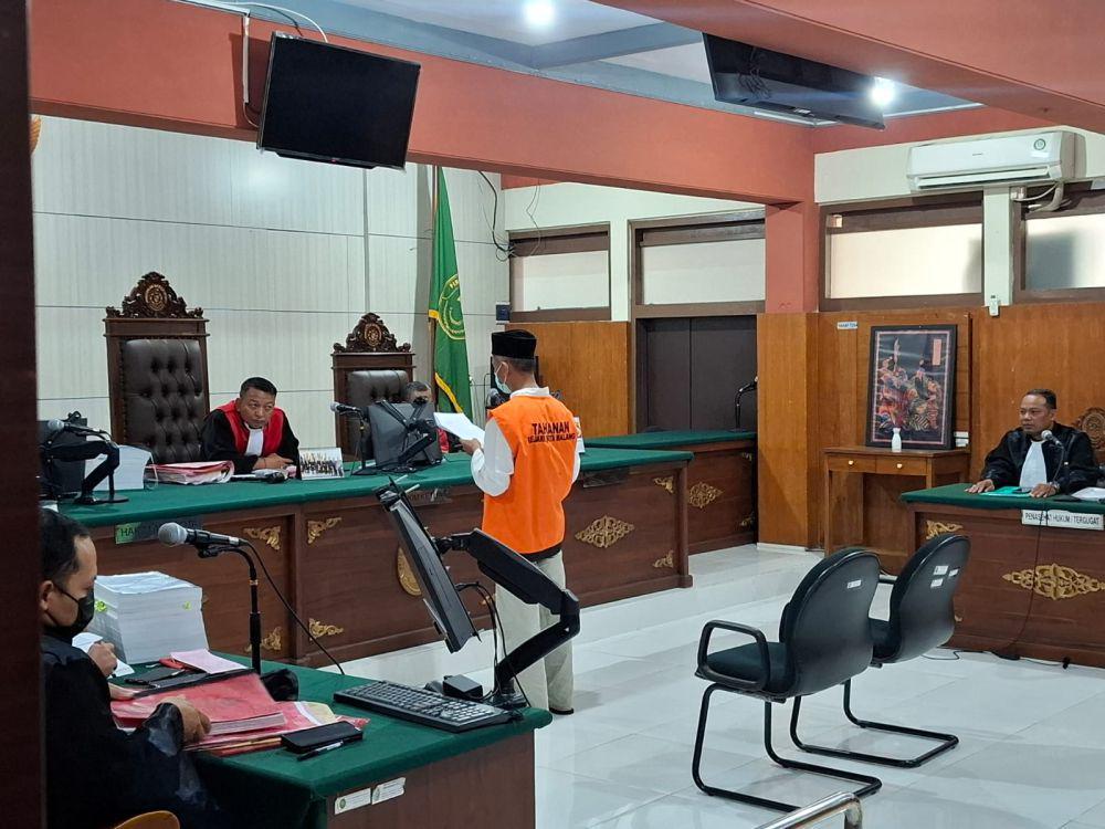 Sidang pledoi kasus dukun pijat mutilasi di Malang. (IDN Times/Rizal Adhi Pratama)